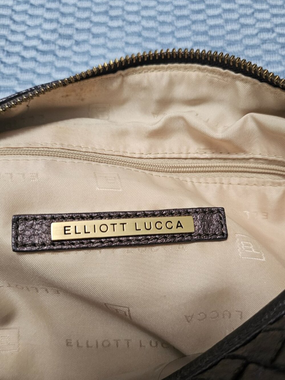 Elliott Lucca Metallic Bronze Leather Hobo Bag - Woven Strap & Tassel - Gold HW - Picture 9 of 10